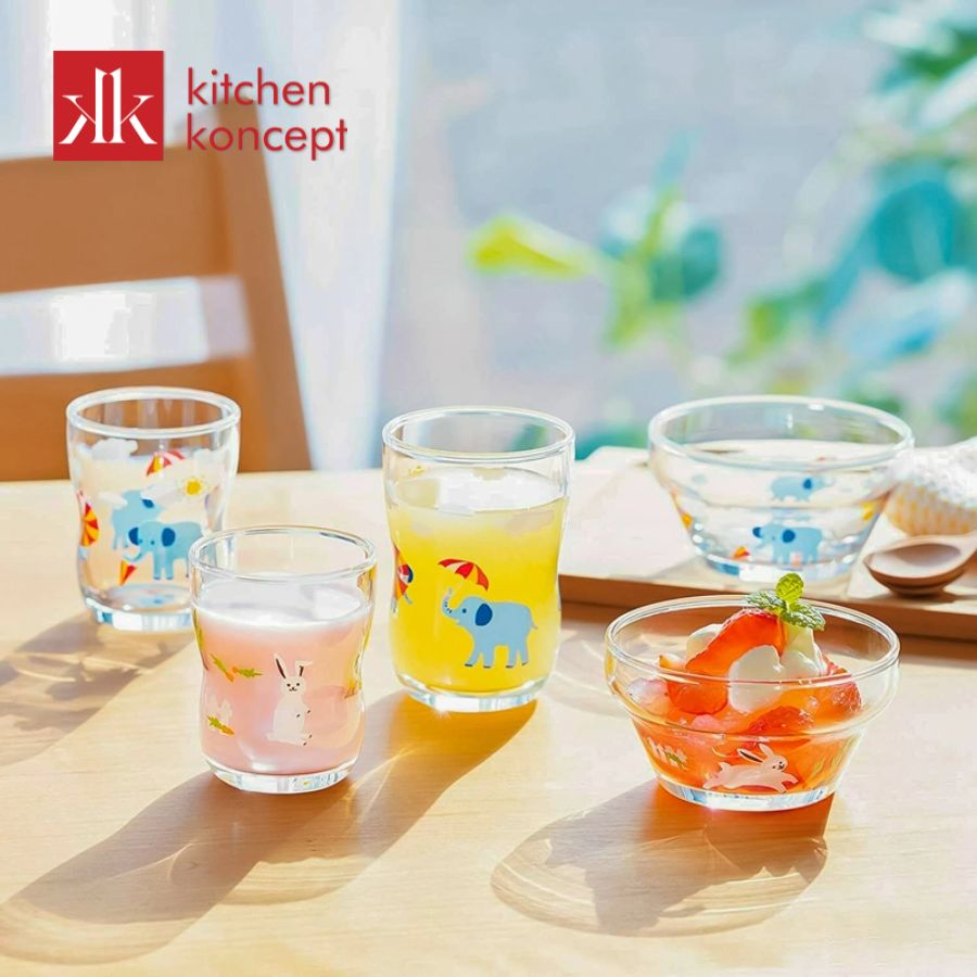 Lưu ý vệ sinh và sử dụng Ly Hide & Seek in hình Tsuyoiko