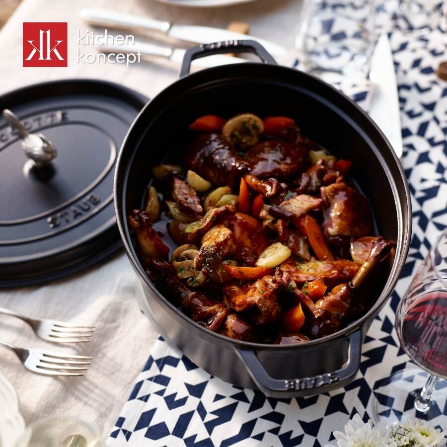 Nồi gang oval Staub màu đen chính hãng