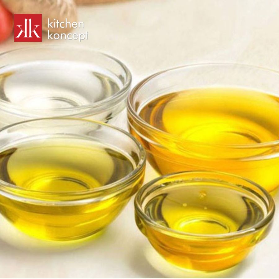 Sử dụng dầu ăn để gỡ 2 bát sứ dính vào nhau