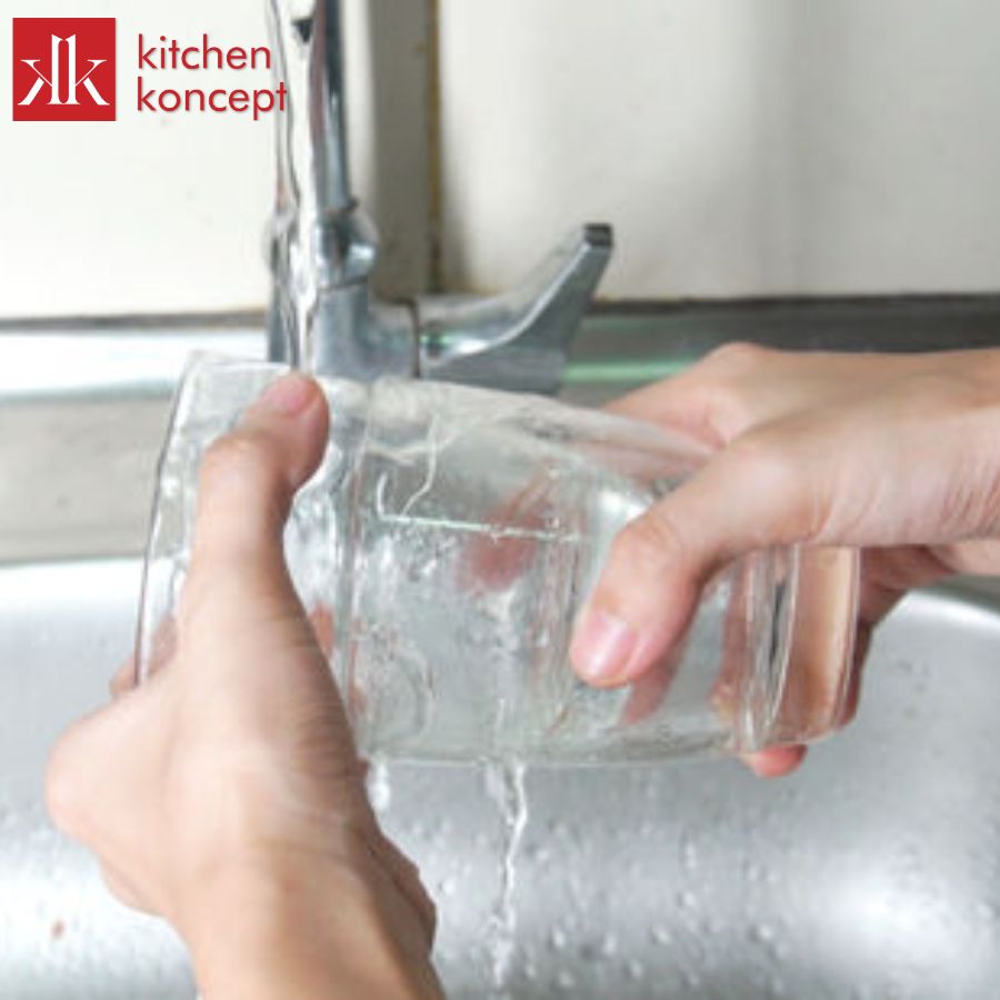 Vệ sinh các ly chén thủy tinh