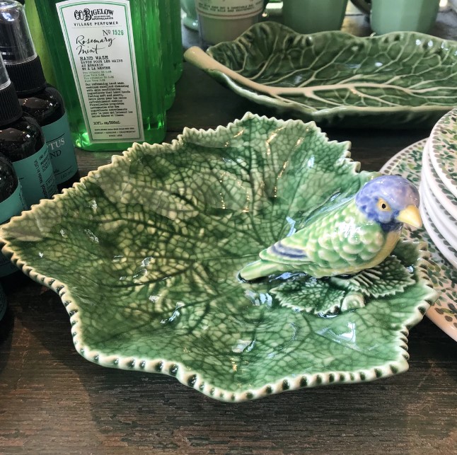 Đĩa lá chim sẻ xanh Bordallo