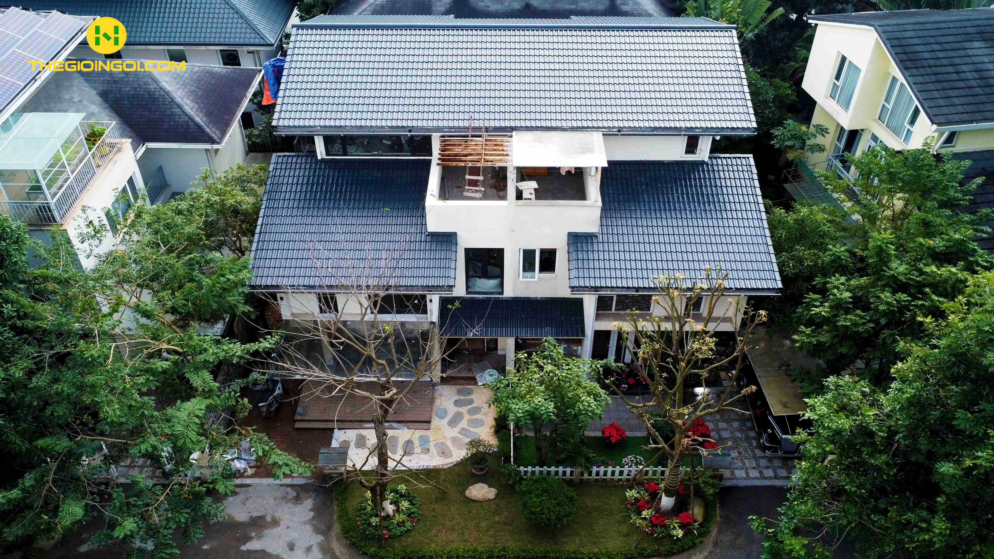 Thi công mái ngói biệt thự bằng ngói Romantic Nova