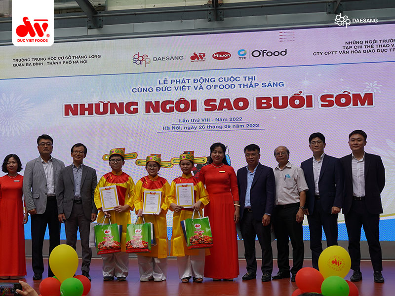 khai-mac-cung-duc-viet-va-o-food-tro-thanh-ngoi-sao-buoi-som-nam-2022