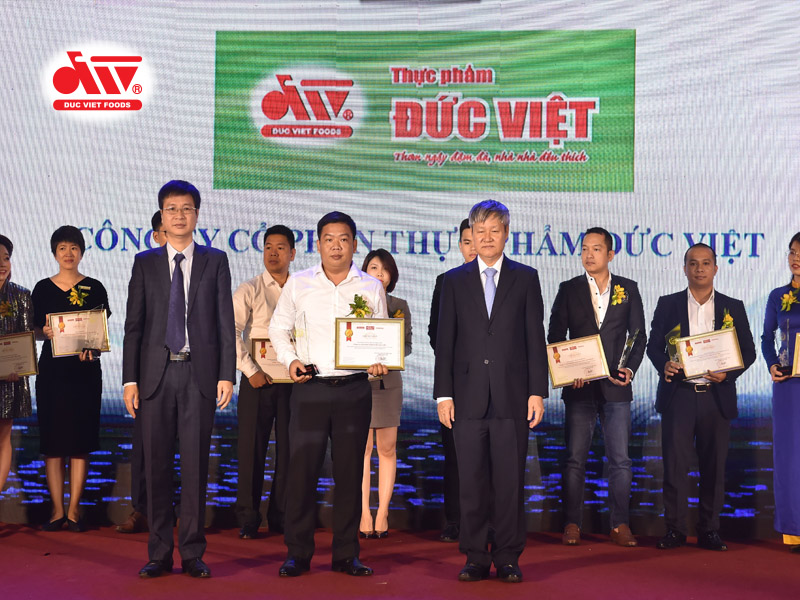 xuc-xich-duc-viet-lot-top-100-san-pham-duoc-khach-hang-tin-va-dung-nam-2019