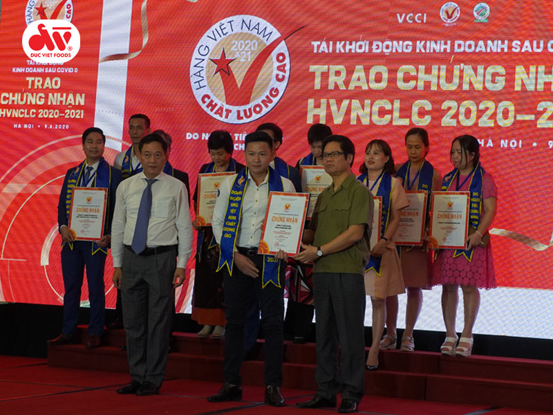 Thực phẩm Đức Việt tiếp tục được bình chọn là Hàng Việt Nam CLC 2020 2 khung 600x800 1c17383b 51c7 4bc7 bc8c f583cd522fa3
