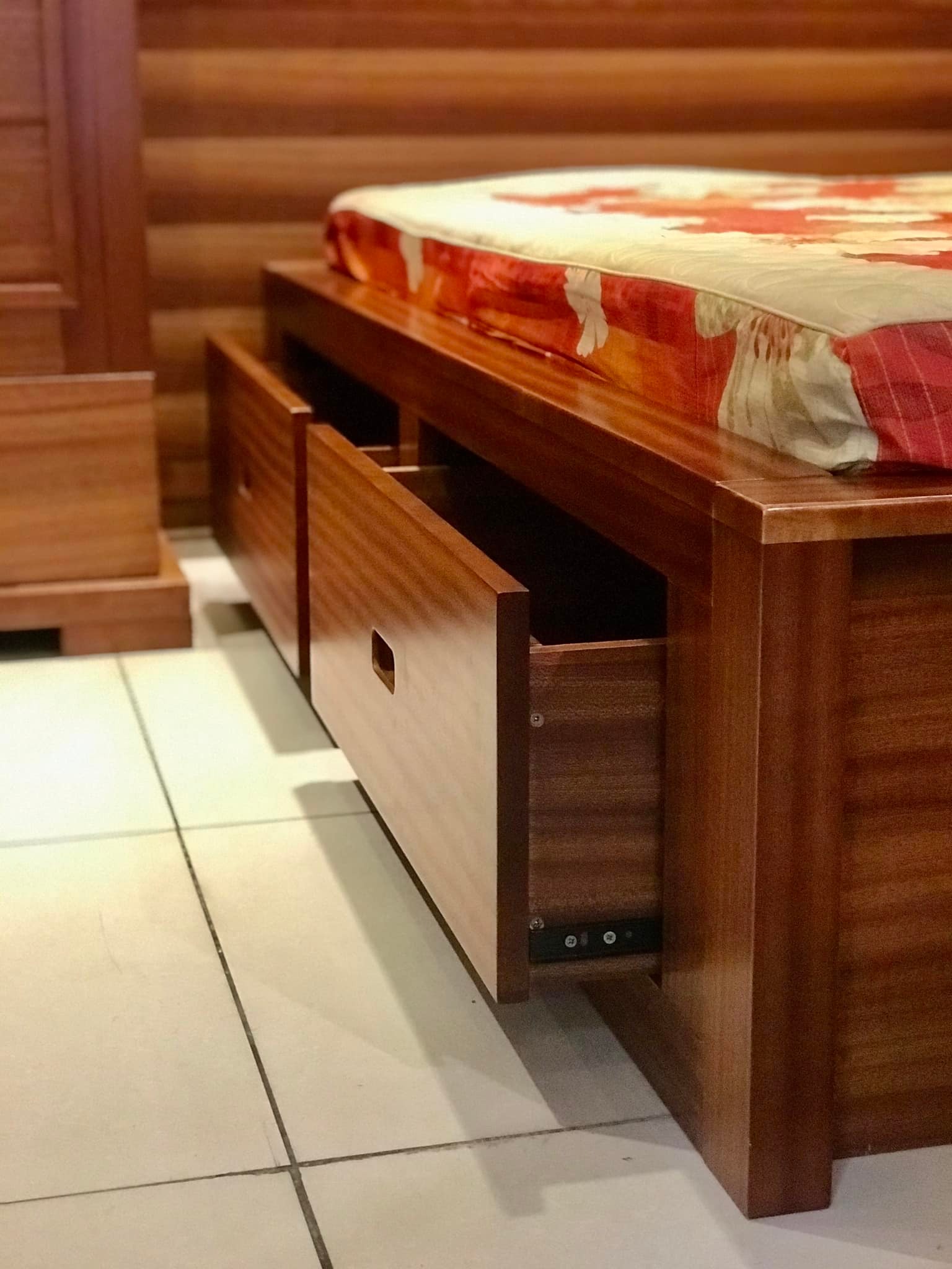 GiƯỜNG CÓ HỘC KÉO (VẠT PHẢN)