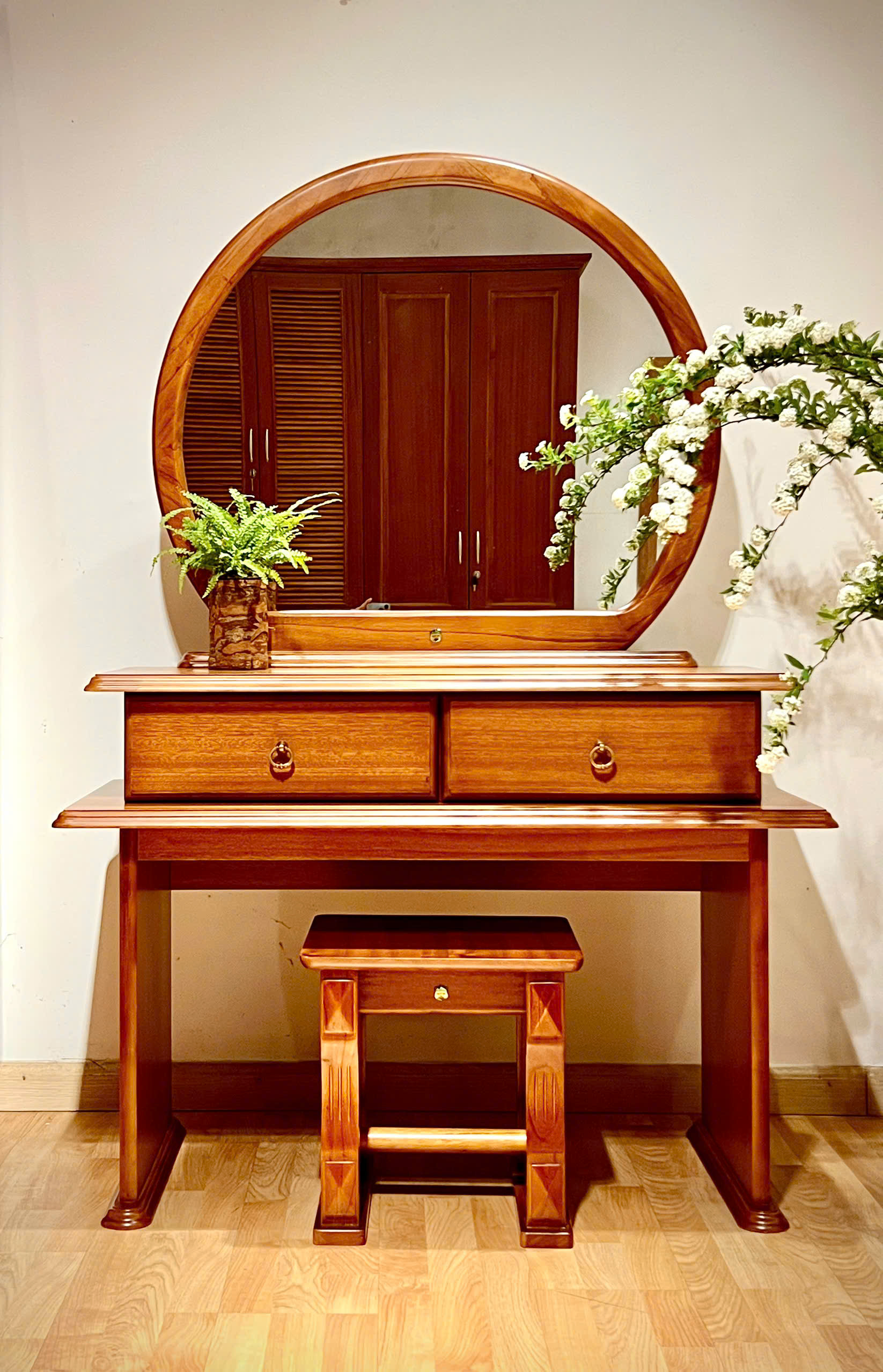 BÀN PHẤN HN9