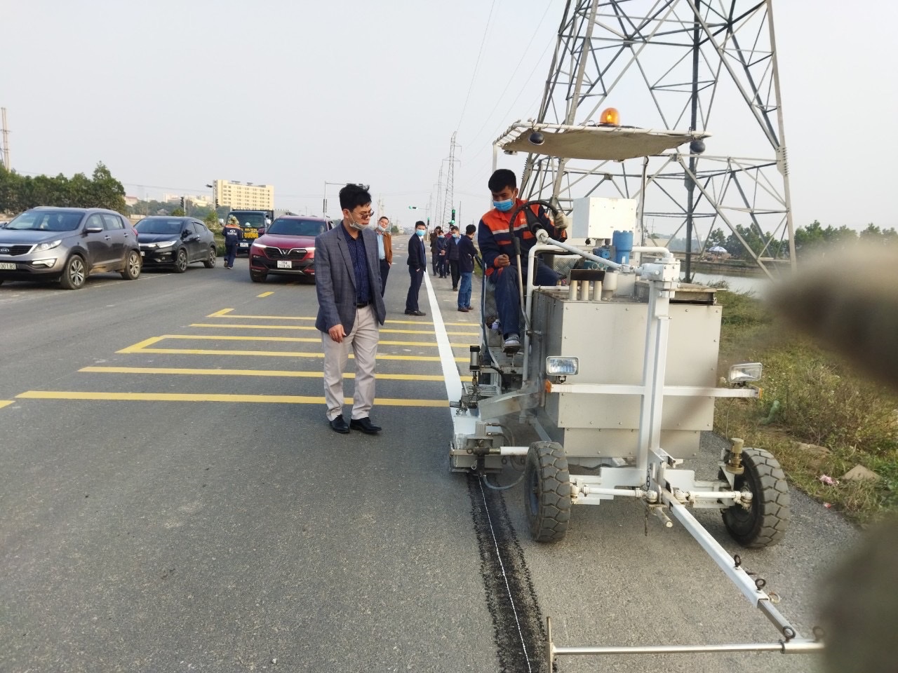 Thi công sơn vạch kẻ đường chuyên nghiệp – Giải pháp toàn diện cho các dự án giao thông