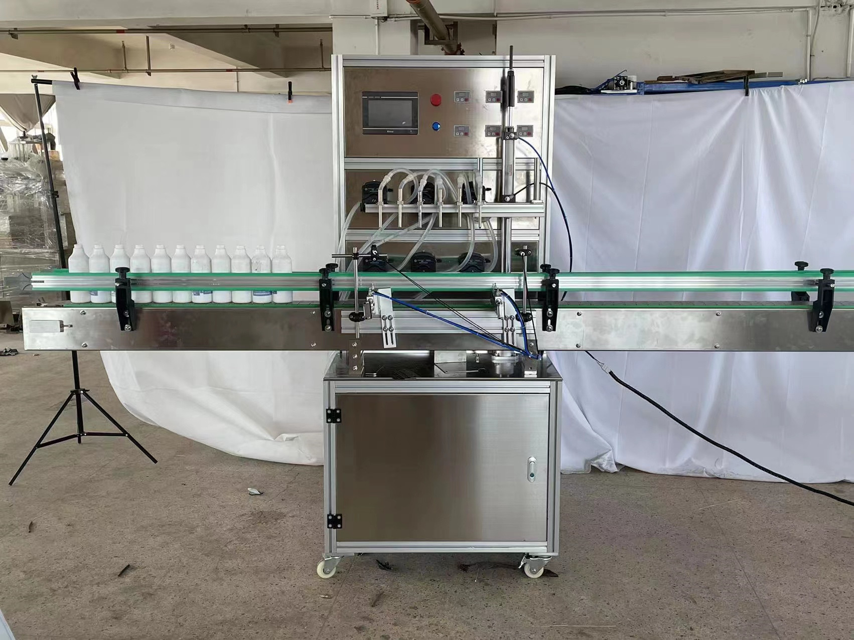 máy chiết rót 6 vòi tự động