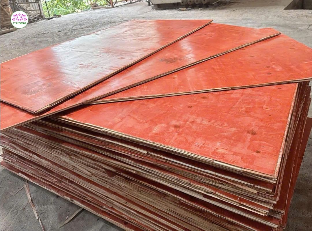 Ván ép cốp pha là gì? Cấu tạo, đặc tính và vai trò trong thi công bê tông