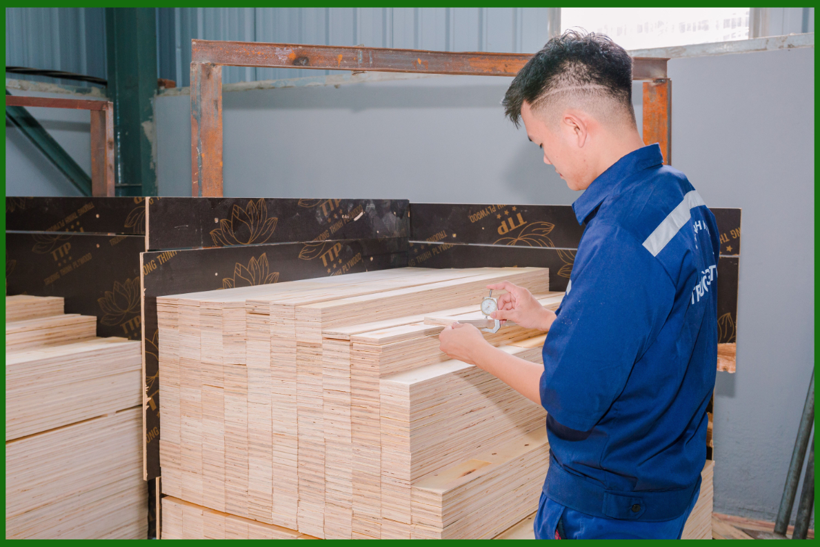 LVL- LAMINATED VENEER LUMBER WITH THE SPECIAL ADVANTAGES IN PALLET MAKING, CONSTRUCTION, FURNITURE FRAME