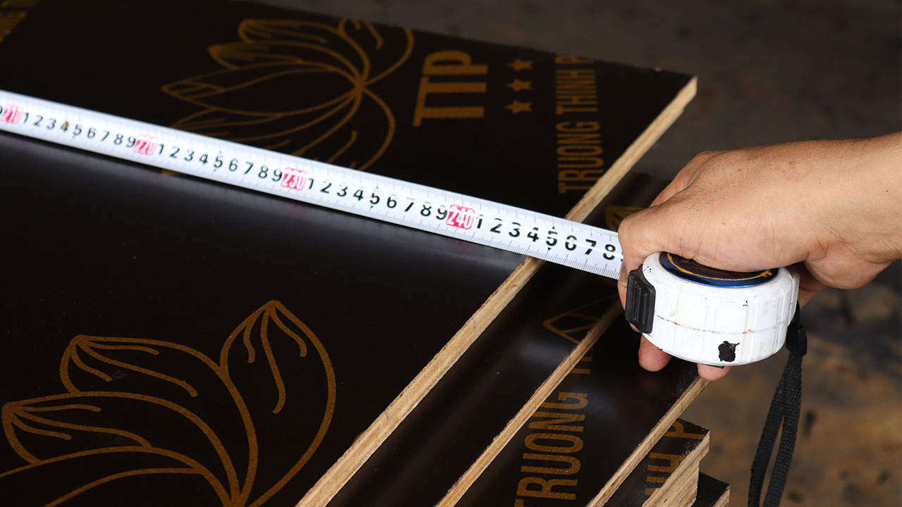 Film Faced Plywood with 10–12 Reuse Cycles for Construction