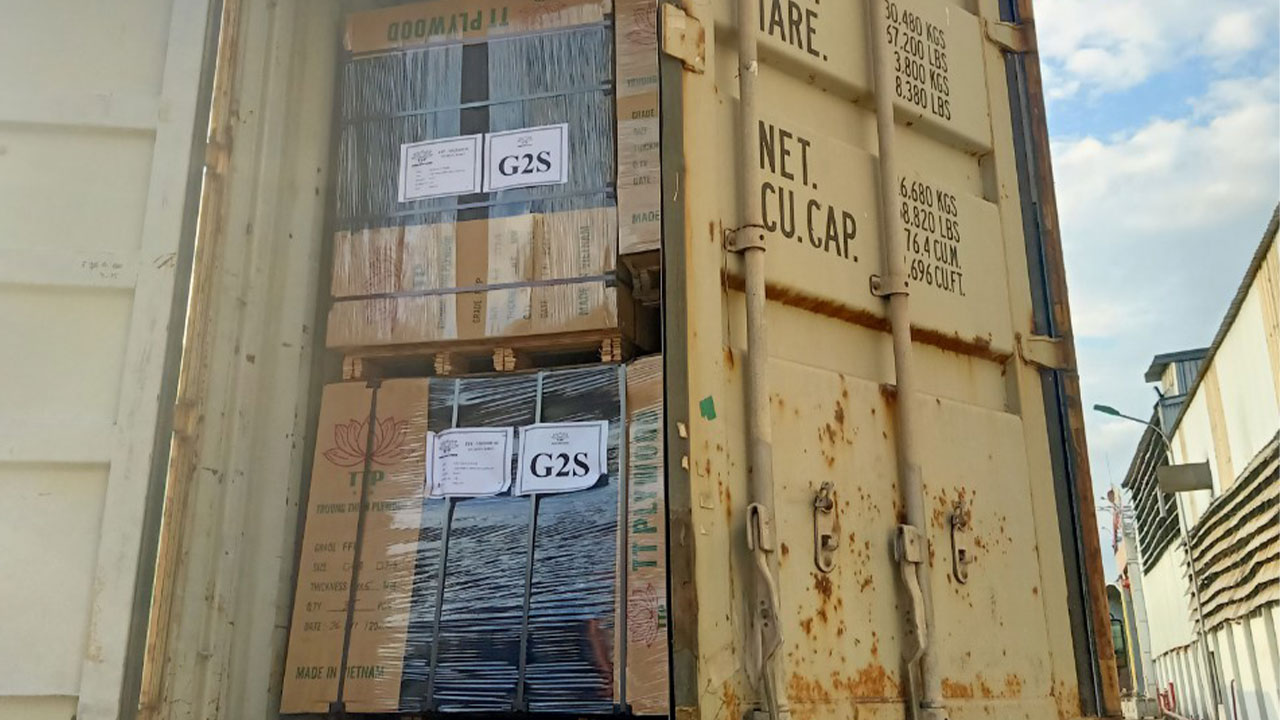 Loading Containers for Export to the US and India