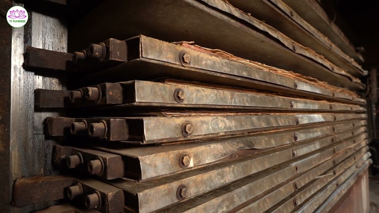 Packing Plywood in 60 Seconds