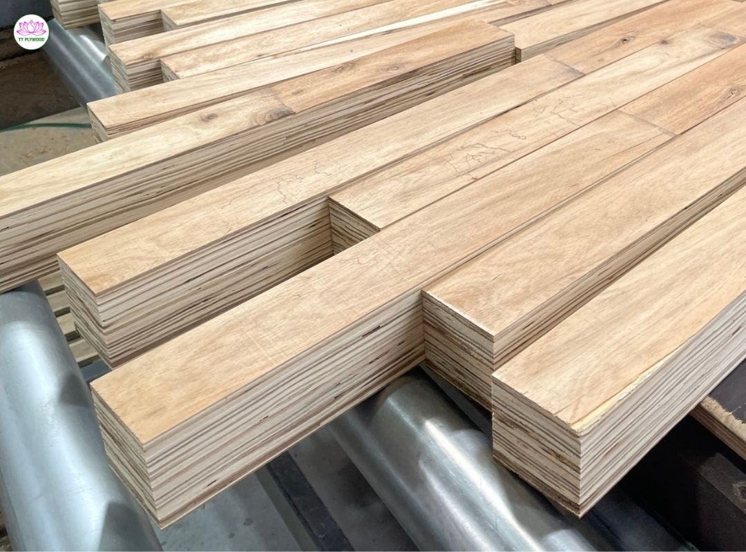 THE ADVANTAGES OF LVL - LAMINATED VENEER LUMBER