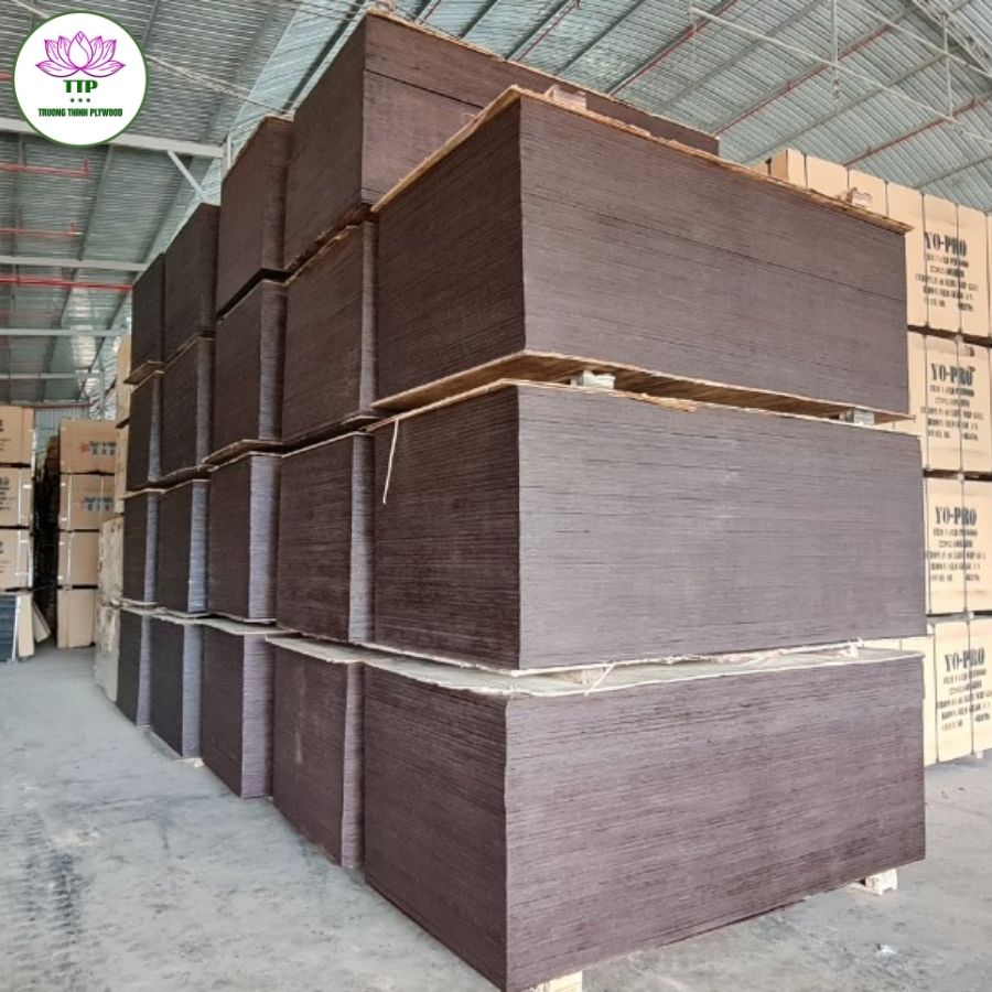 Compared with wood face plywood, film faced plywood has better strength and better waterproof surface