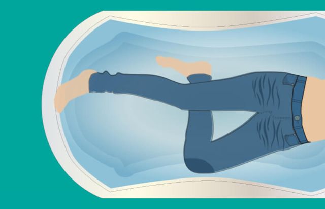 Mặc quần jean ngâm trong nước nóng