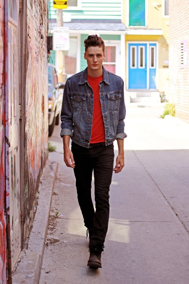 Áo khoác Denim mix cùng quần jeans boots cao