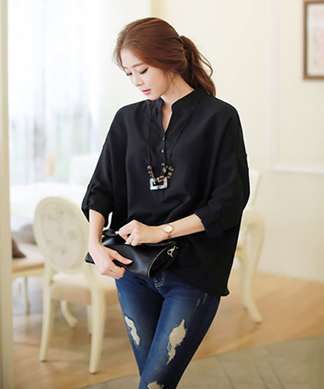 Áo sơ mi đen nên kết hợp với quần Jeans