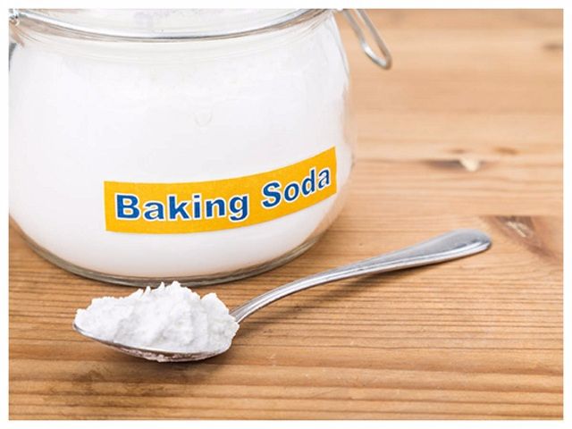 Cách tẩy trắng quần áo với chanh và baking soda