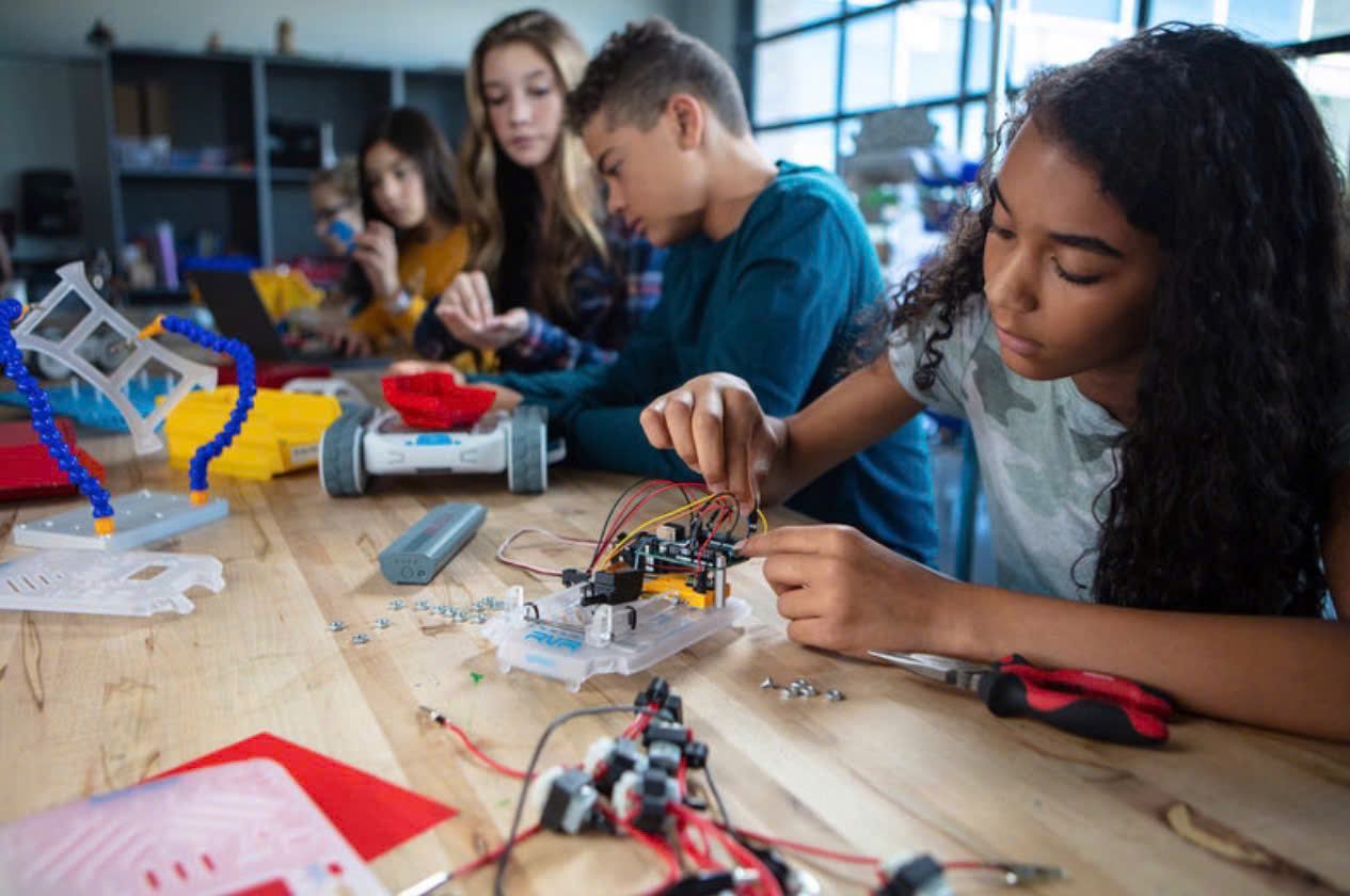 STEM ngoại khóa và STEM chính khóa – Khác nhau ở đâu?