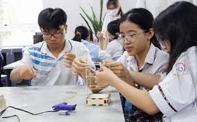 Cần cân bằng giữa STEM và khoa học xã hội - nhân văn