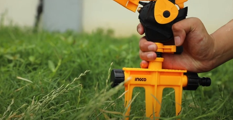 Đầu phun tưới nước 360 độ INGCO HPS13601