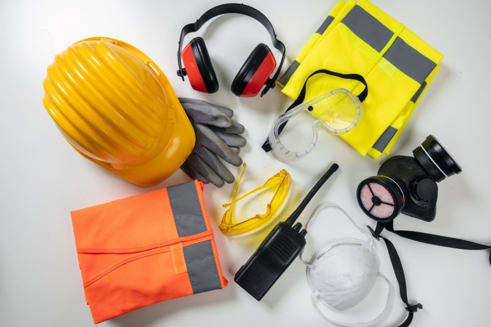 Đồ bảo hộ khi sơn nhà