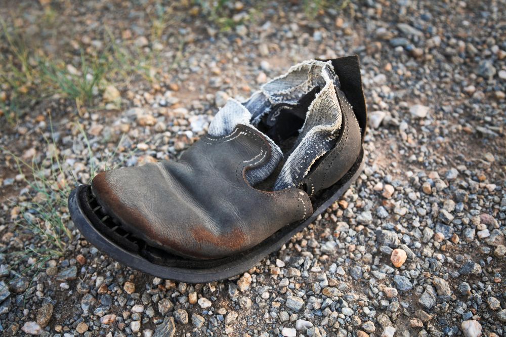 Kiểm tra và thay thế giày bảo hộ