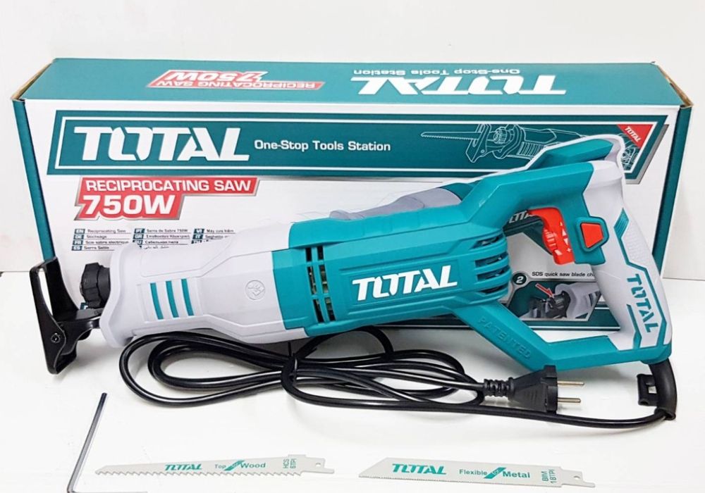 Máy Cưa Kiếm Total TS100806