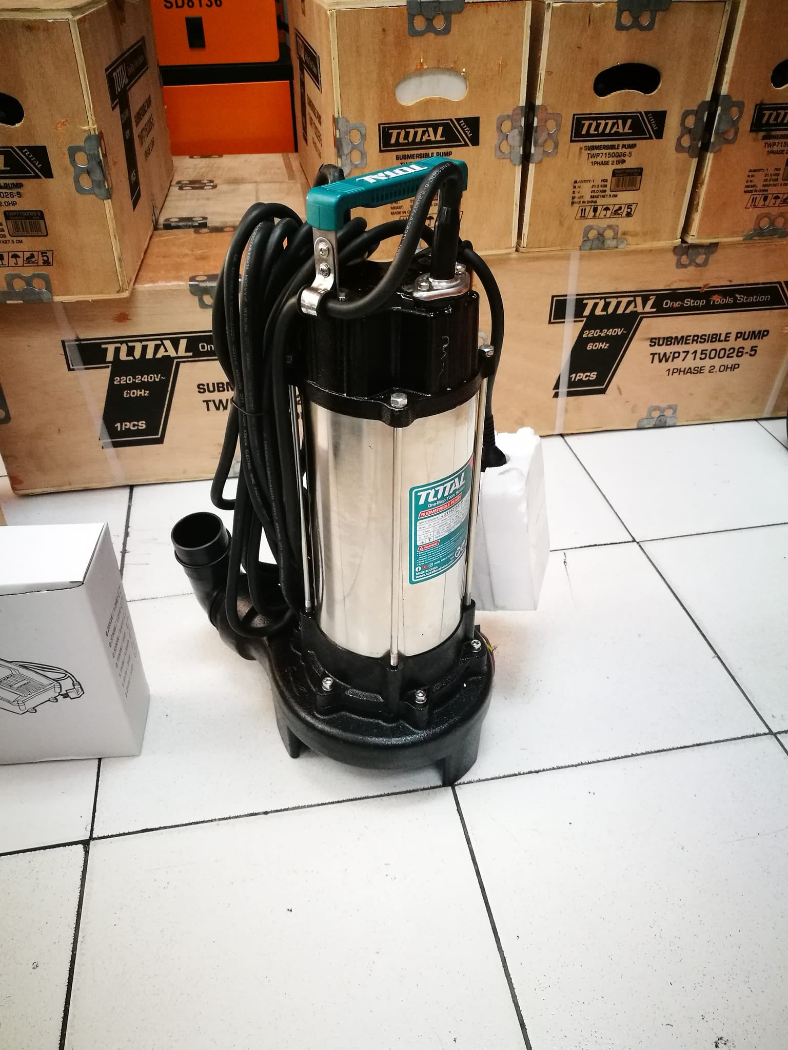 Máy bơm chìm nước thải1500W TOTAL TWP7150026