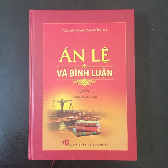sach-an-le-va-binh-luan-quyen-1
