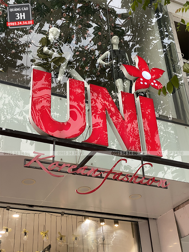 mẫu biển hiệu thời trang UNI cực chất