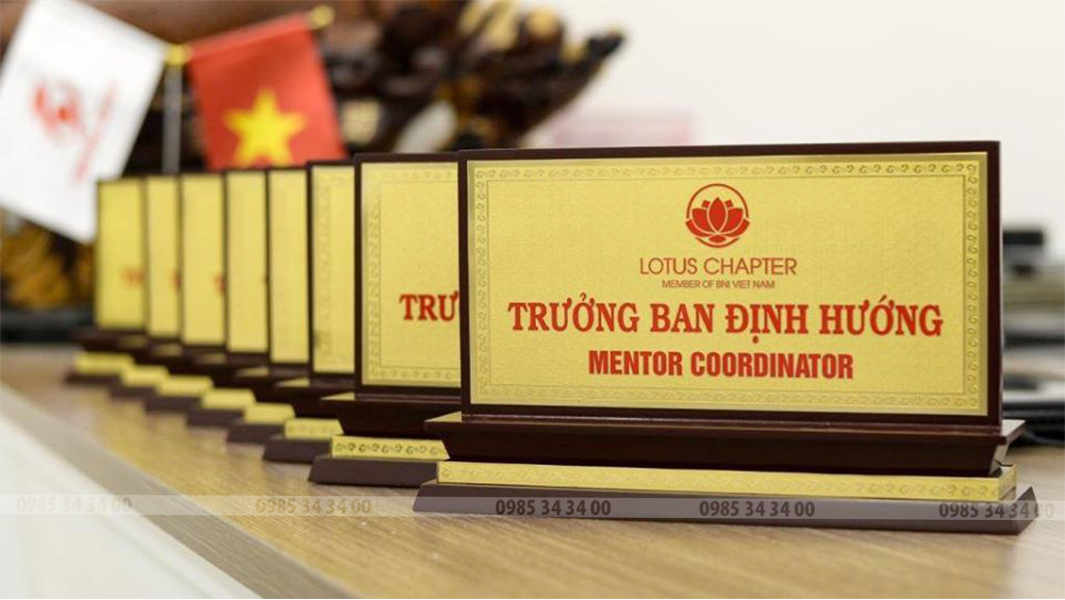 biển chức danh tam cấp 