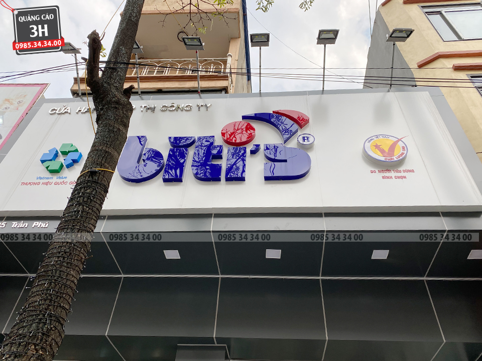 mau bien quang cao shop giay dep nhat hen nay