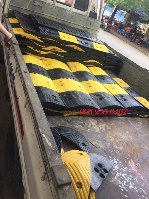 Gờ giảm tốc cao su