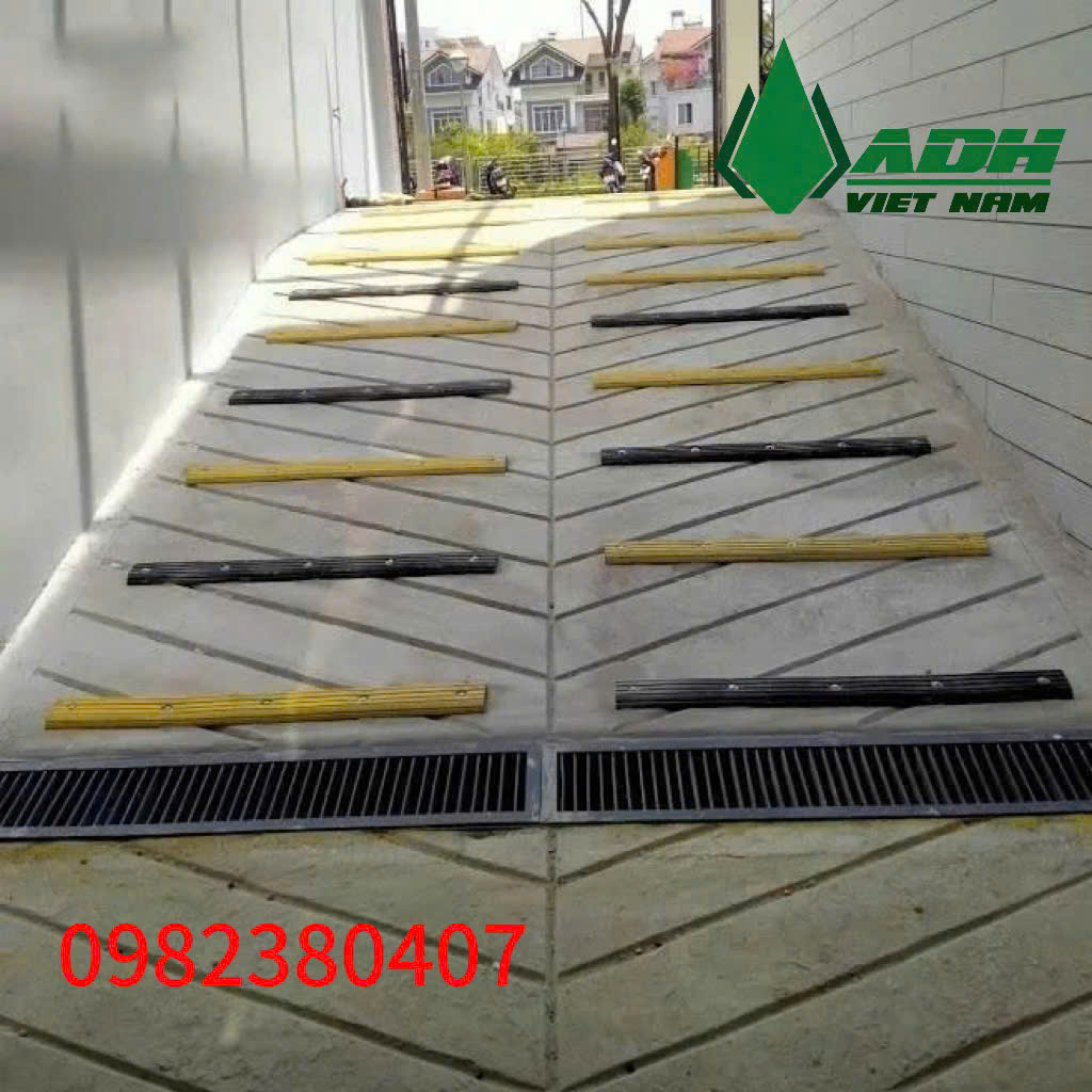 Gờ giảm tốc xe máy