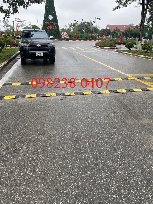 Gờ giảm tốc cao 3cm