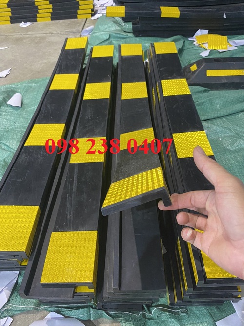 Ốp cột cao su chữ l