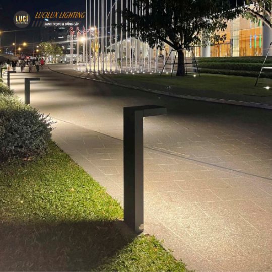 Đèn Bollard sân vườn LIGHT LINEAR PT
