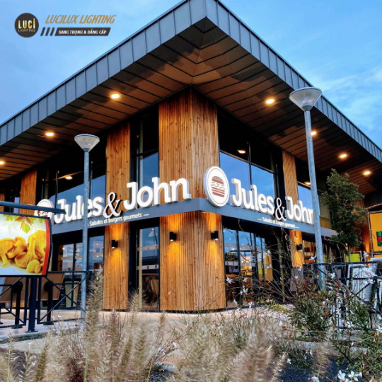 Cột đèn chiếu sáng QBA