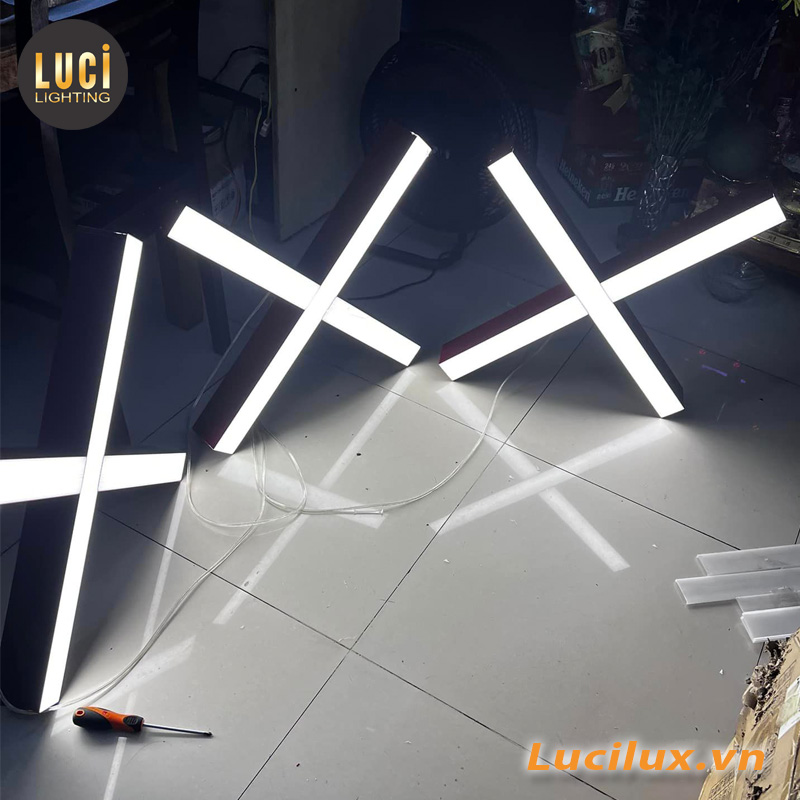 Đèn thả thanh nhôm chữ thập