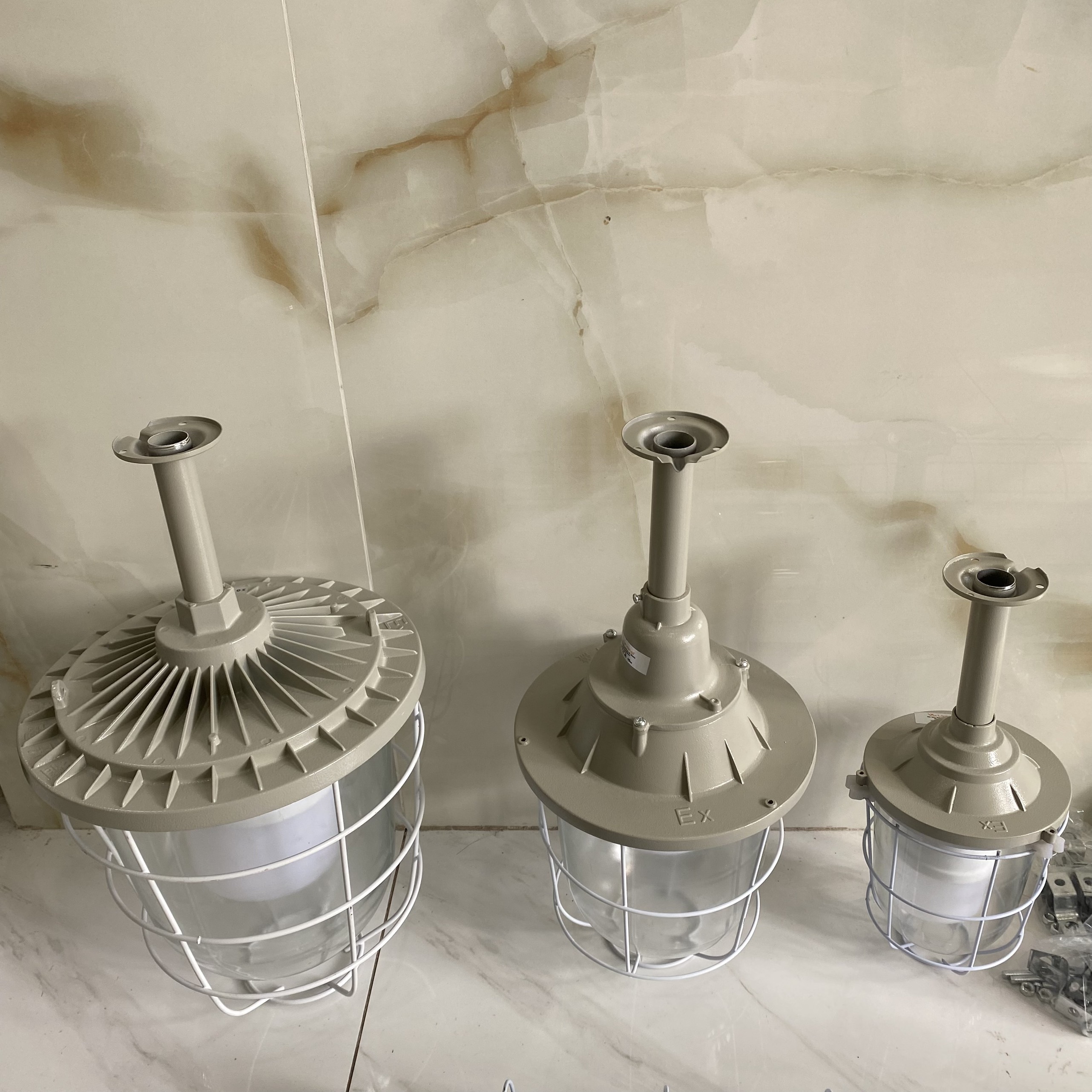 Máng Đèn Led Bulb Chống Nổ gắn trần D145/H350, 18W/E27 EXII BT06