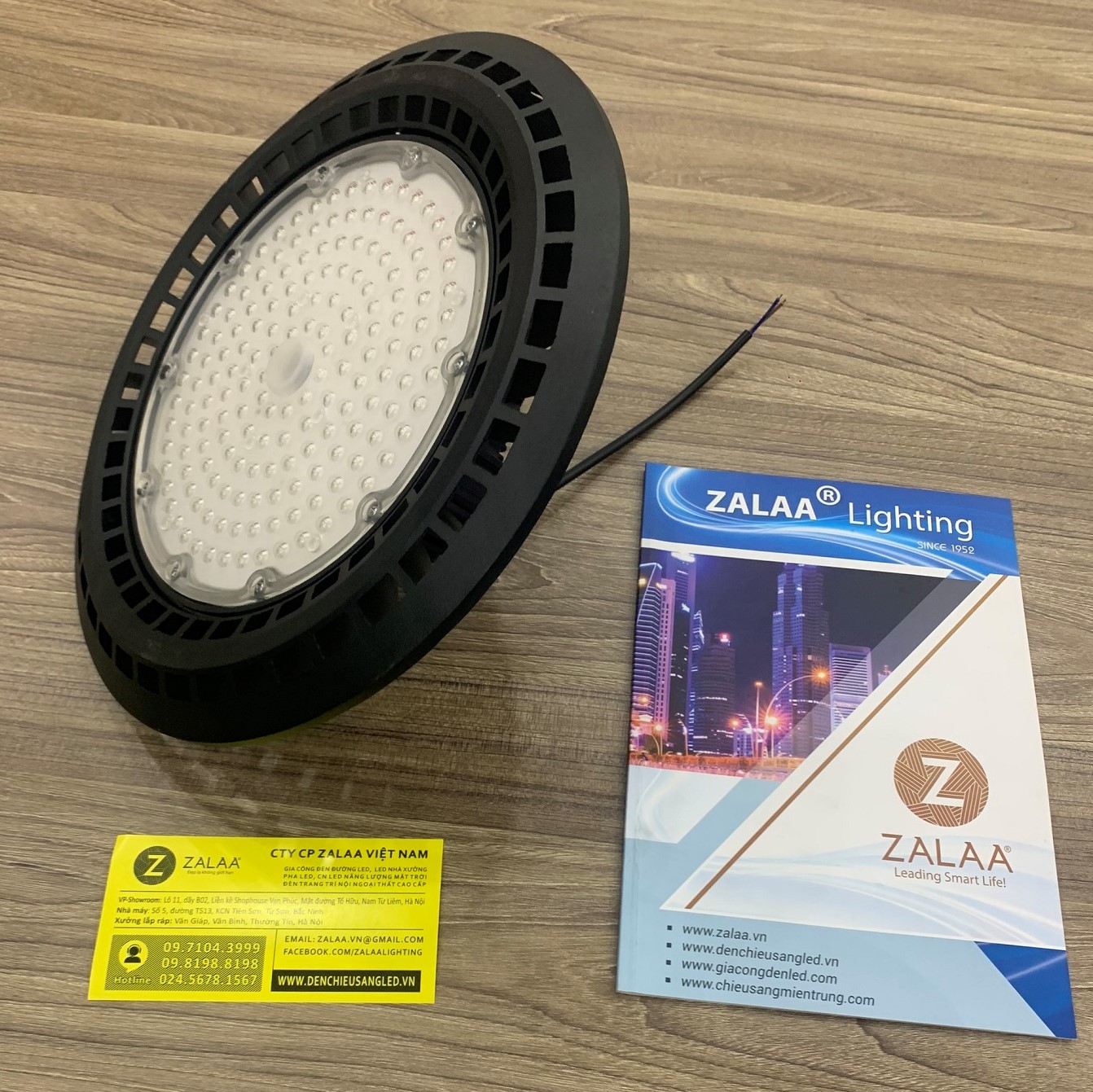 Đèn highbay UFO LED chiếu sáng nhà xưởng 150w