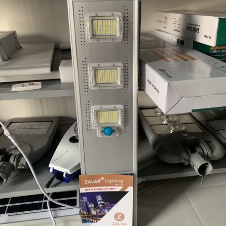 Đèn đường năng lượng mặt trời 150w vỏ nhôm cao cấp mã số sản phẩm ZLT-150S ZALAA