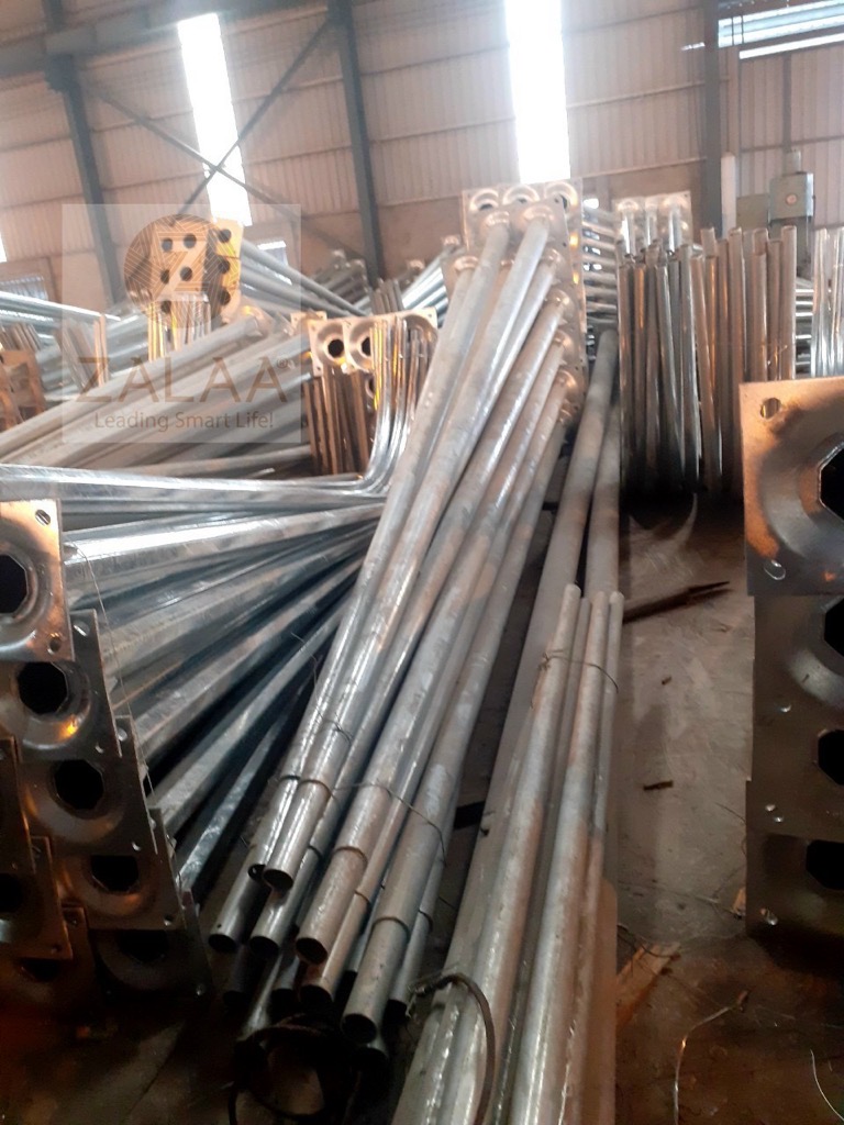 Đèn Đường LED Năng Lượng Mặt Trời 70W Battery 100AH Panel 100W * 2 tấm mã số ZPC70S