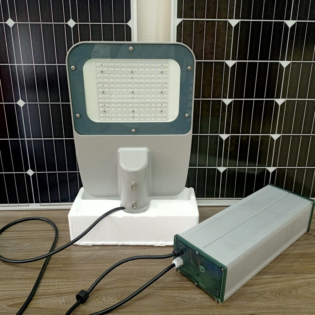 Đèn Đường LED Năng Lượng Mặt Trời 100W mẫu đèn BRP 371; 372; 373 OEM Philips