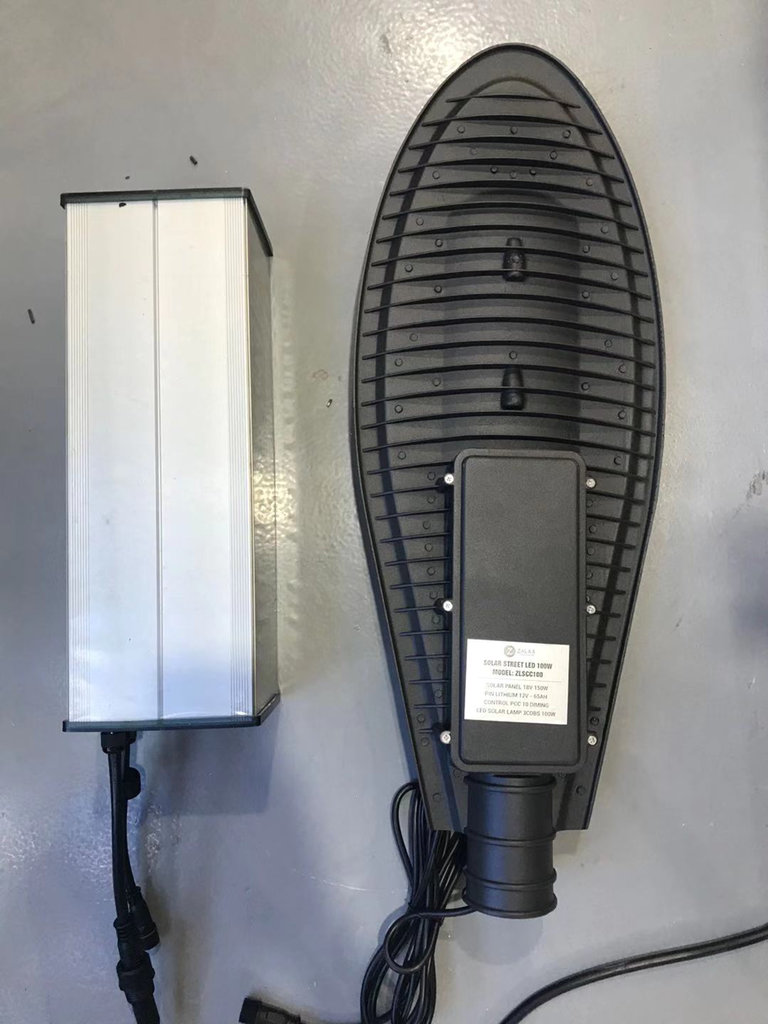 Đèn năng lượng mặt trời 100w - Dự án