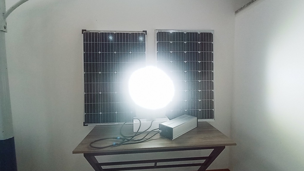 Đèn Đường LED Năng Lượng Mặt Trời 100W mẫu đèn BRP 371; 372; 373 OEM Philips