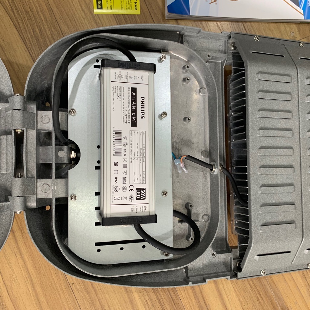 Đèn đường LED OEM Philips mã Z-M1-150PL công suất 150w